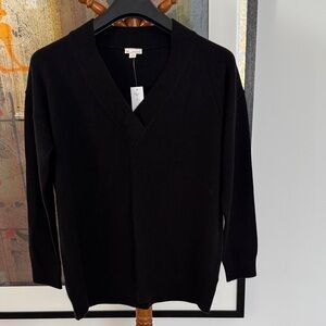 GAP Women’s V-Neck Sweater